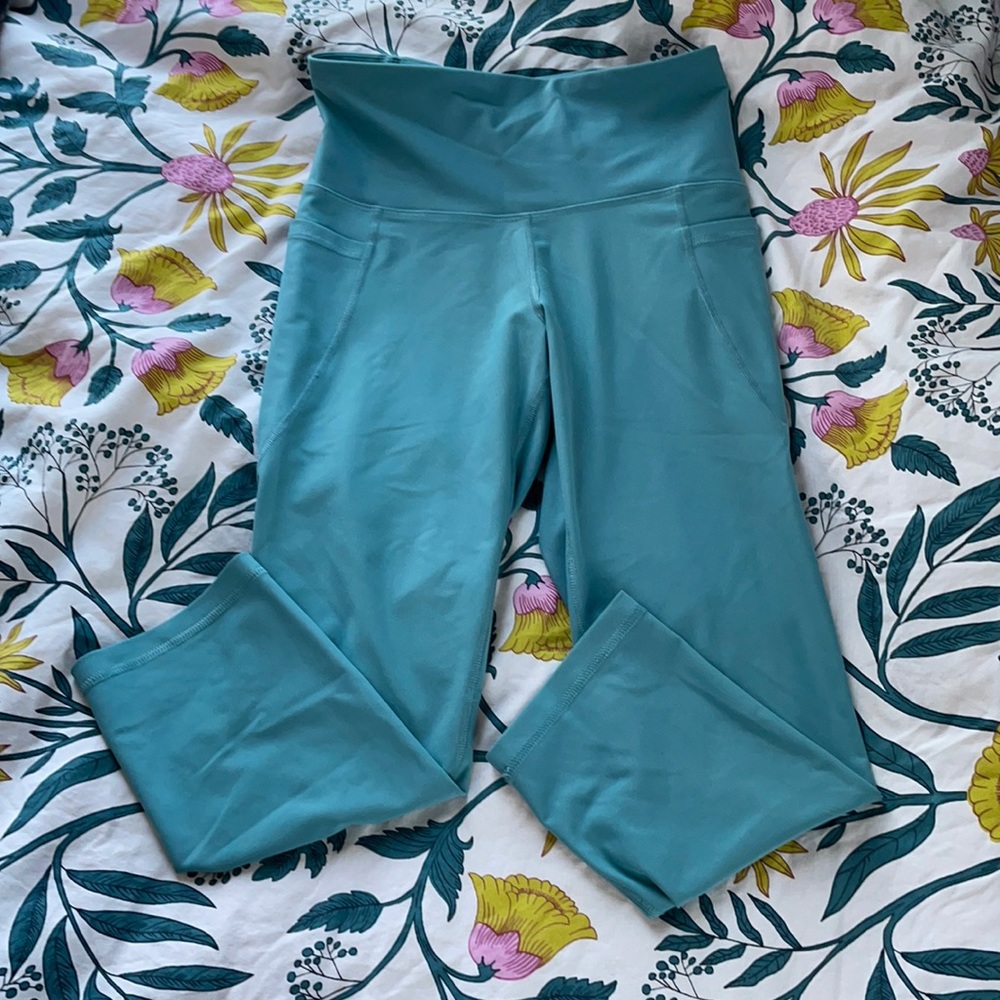 Old Navy Active Capri Leggings